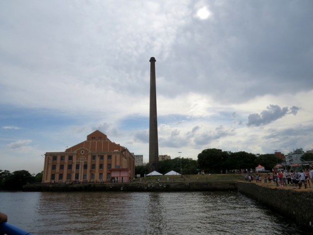 Usina do Gasômetro, vista desde o Rio Guaíba