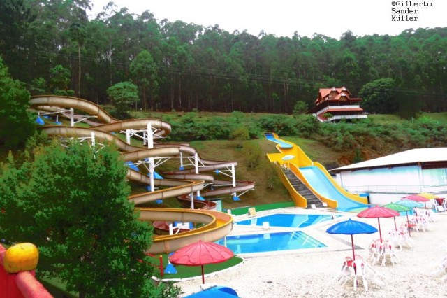 Hotel Fazenda China Park - área aberta de piscinas e toboágua