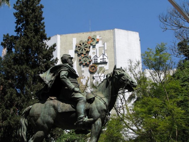 Estátua do General Osório na Praça da Alfândega