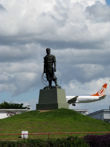 Monumento ao laçador, junto ao aeroporto de Porto Alegre