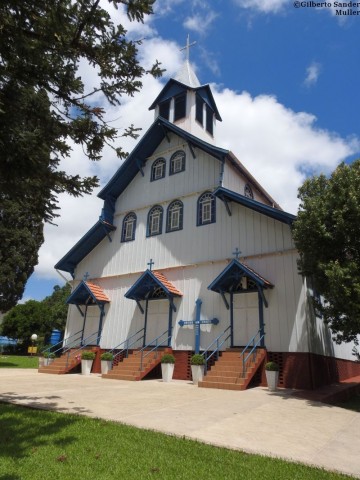 Fachada da Igreja de madeira
