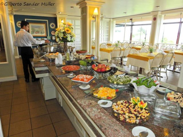 Fraiburgo - Abrajet - Culinária é um dos pontos fortes no Hotel Renar