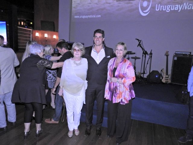 Javier entre a Ministra do Turismo do Uruguai e Marta Aldunate