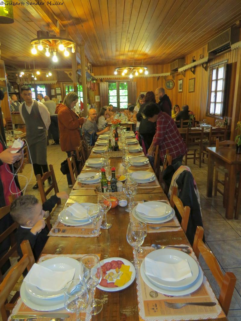 Ambiente interno do restaurante Giordani