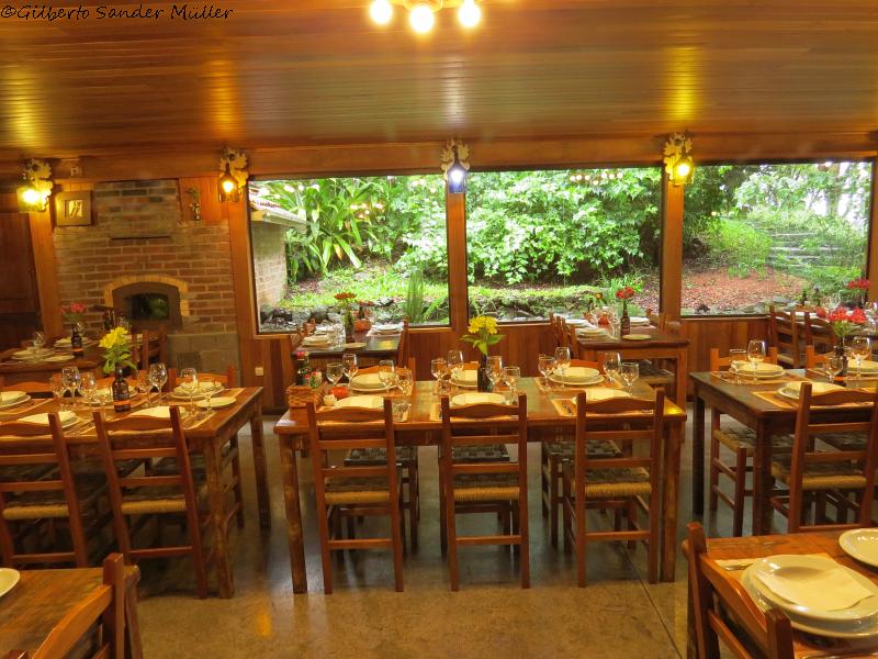 No Restaurante Giordani, a refeição com vista para as parreiras